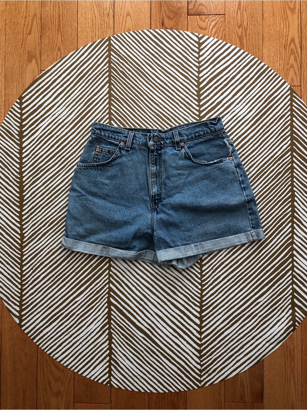Levis 954 Orange Tab Vintage Regular Fit Shorts (women's 13)